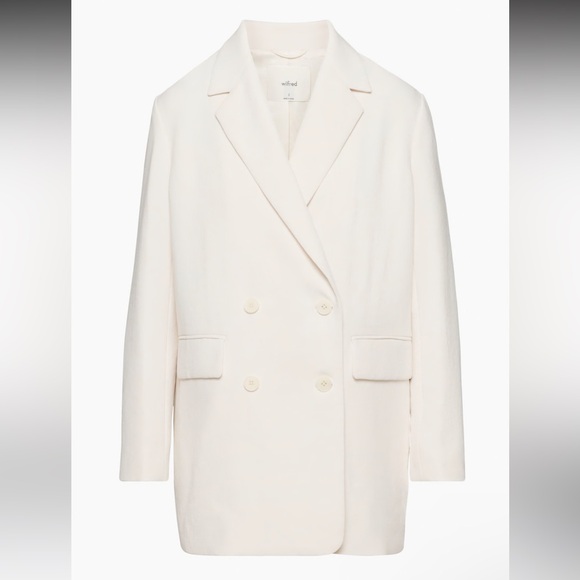 Wilfred Jackets & Blazers - Aritzia Wilfred Cherrelle Blazer
Double-breasted blazer